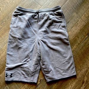 Shorts youth Under Armor drawstring waist.